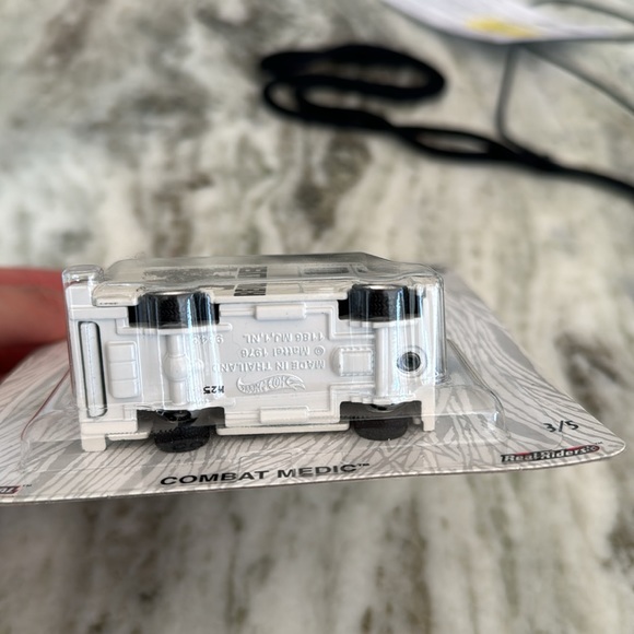 The Beatles Revolver Combat Medic Hot Wheels - Picture 4 of 4